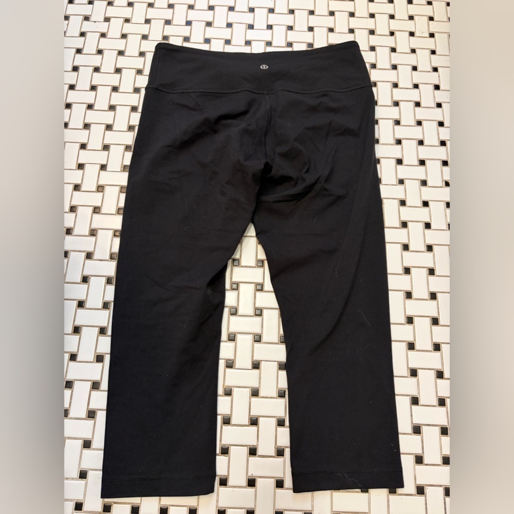 Lululemon Athletica Classic Black Capris - Picture 2 of 6